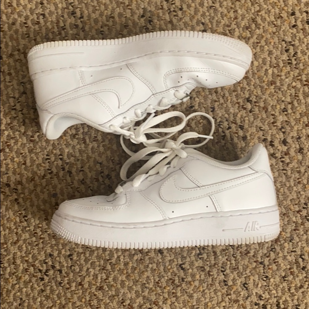 White Nike Air Force 1’s